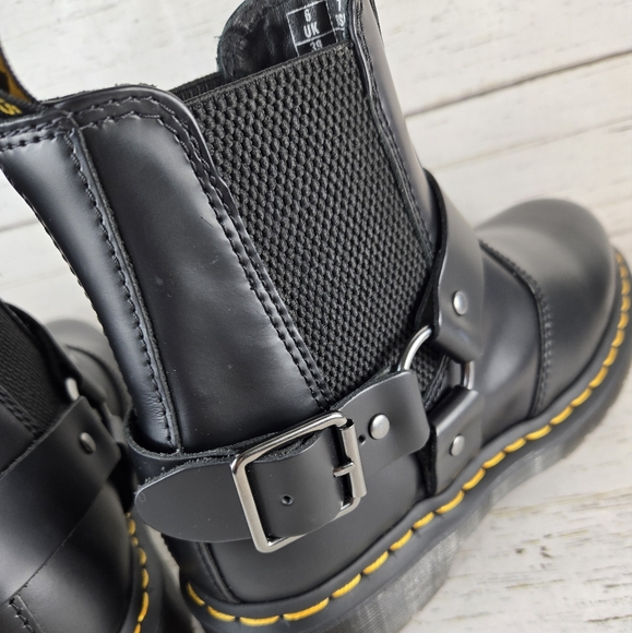 Dr. Martens Wincox Smooth Leather Buckle Moto Chelsea Black Boots Women's 8 - Picture 9 of 14